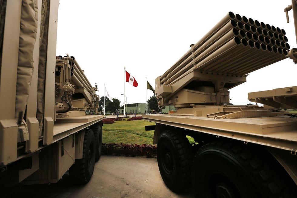 秘鲁试射中国造90B式火箭炮 