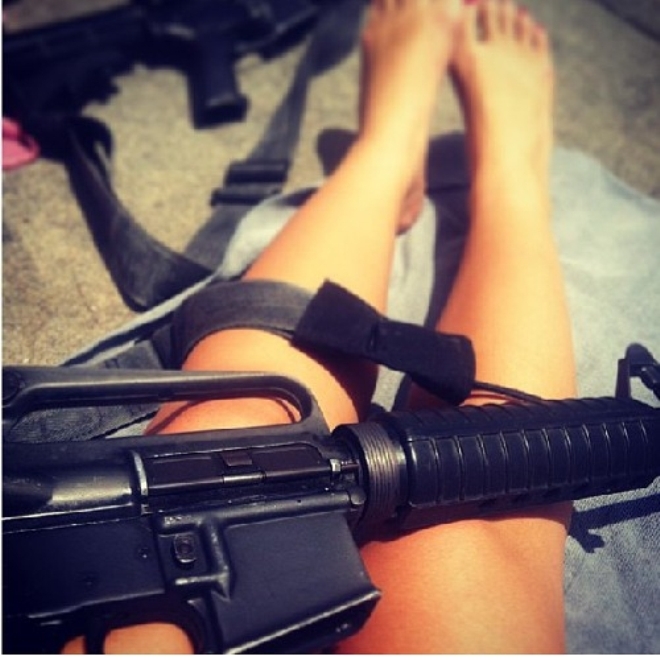 以色列军营女兵成靓丽风景