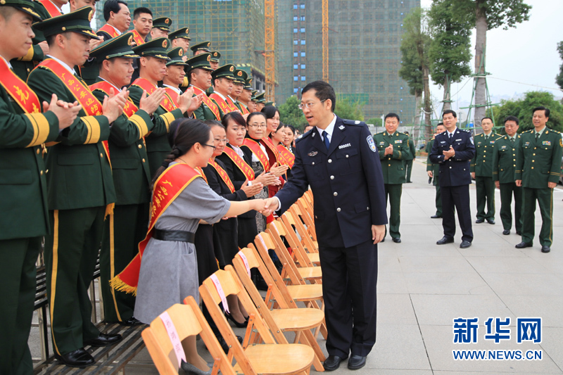 真情爱民奏赞歌忠诚固边谱新章--广西壮族自治