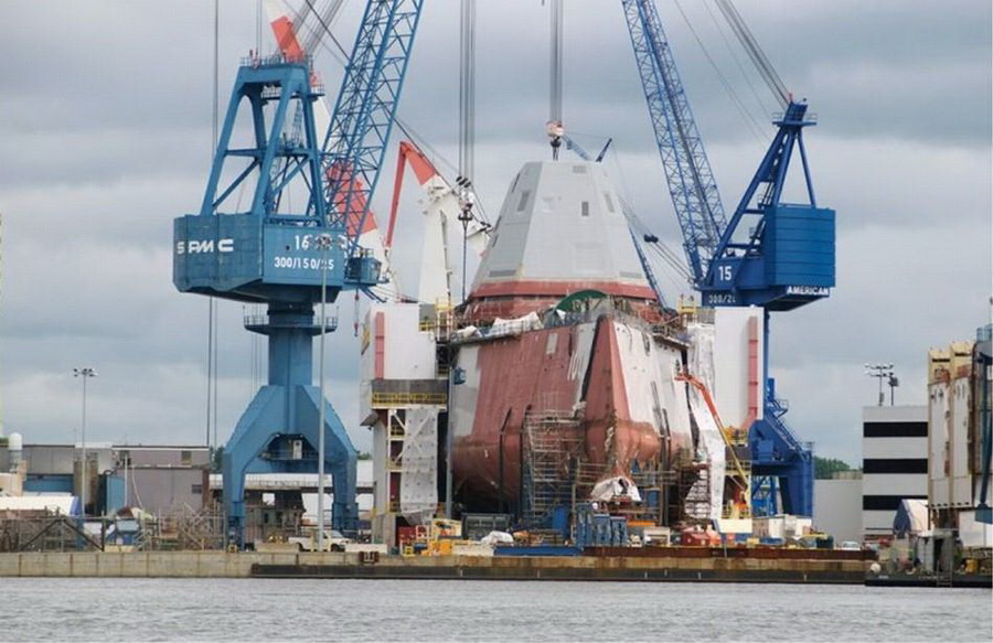 江南造船1600吨龙门吊组装完成 可用于建造航母