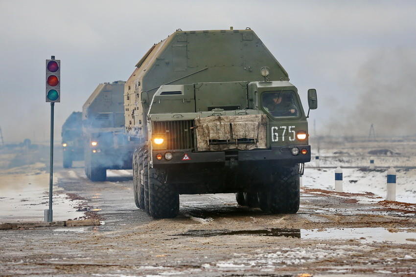 组图:俄军第161战略导弹部队学校 多足怪兽驾