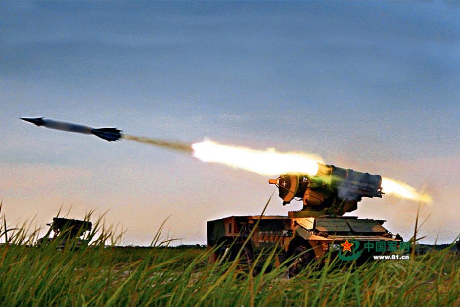 高清：中国陆军红旗7B导弹与高炮海边实弹射击