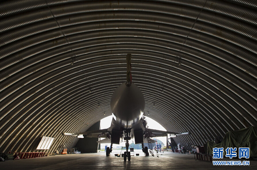 高清：中国海军飞行员与苏30霸气摆拍【10】