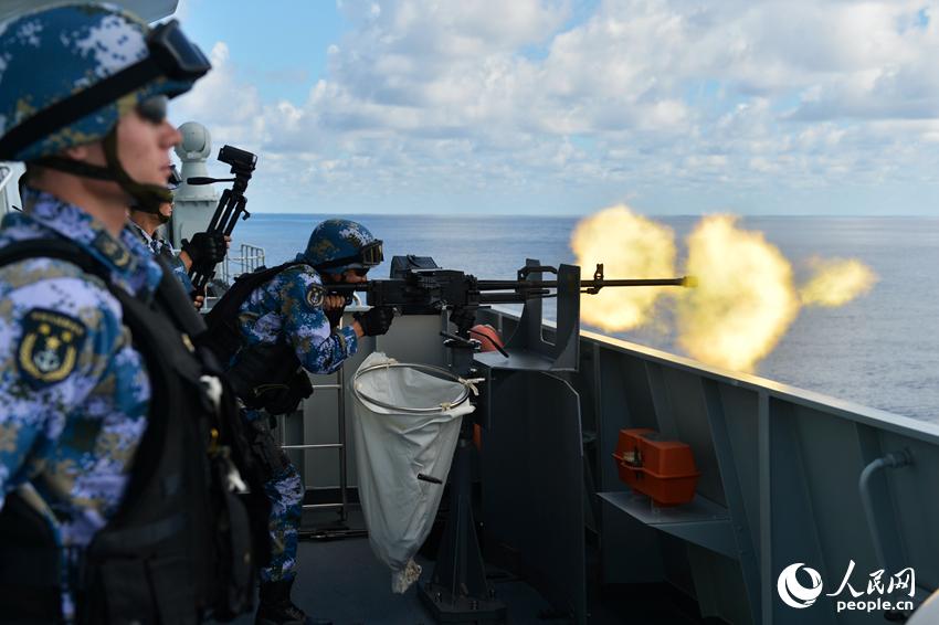 拦阻射击。张海龙摄