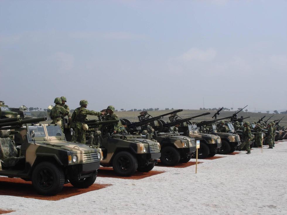 西藏军区已装备新型速射迫击炮