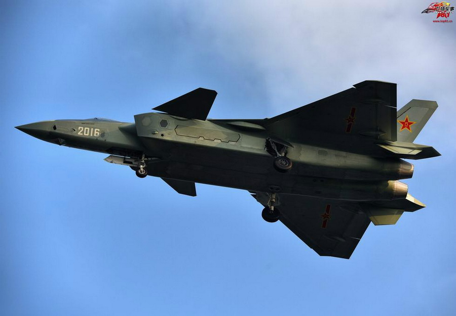 高清：最清晰歼20新机猛照曝光 能看清细节