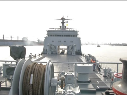 新型坦克登陆舰天目山舰