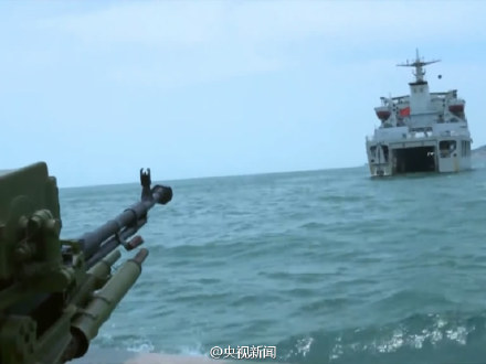 新型坦克登陆舰天目山舰