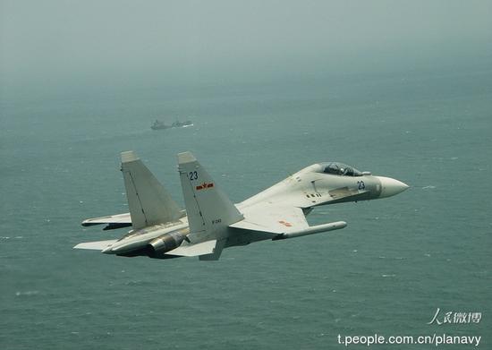 解放军海航海空雄鹰团照片