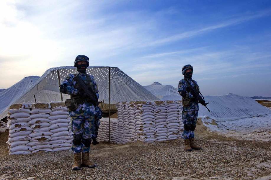 茫茫戈壁摊 雄兵&ldquo;千百万&rdquo;&mdash;&mdash;海军陆特战部队沙漠寒训见闻