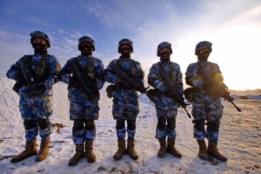 茫茫戈壁摊 雄兵&ldquo;千百万&rdquo;&mdash;&mdash;海军陆特战部队沙漠寒训见闻【2】