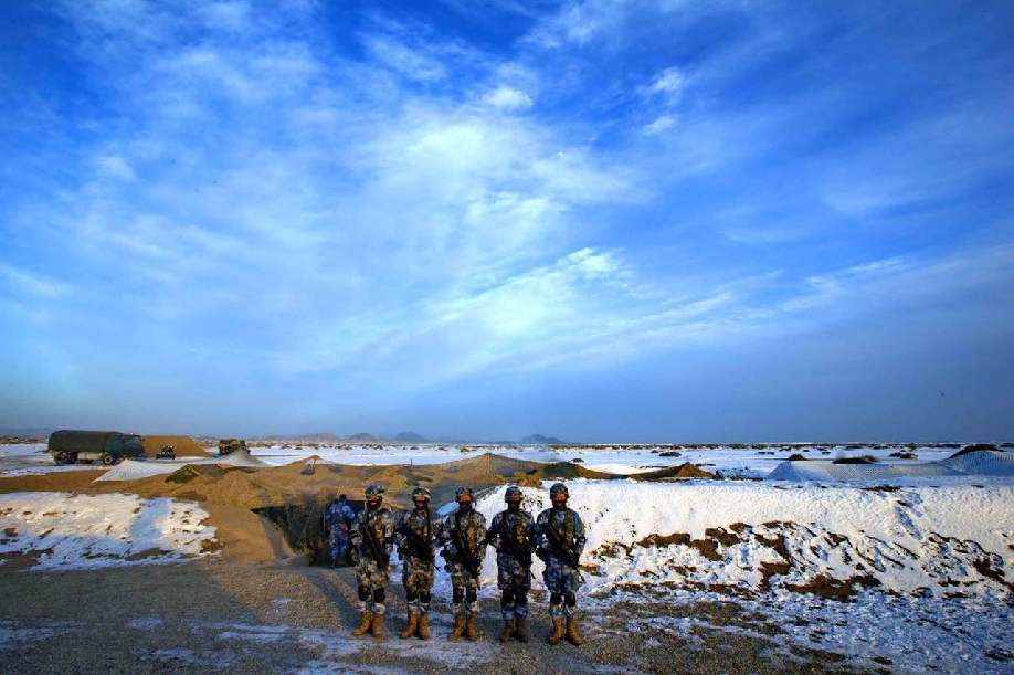 茫茫戈壁摊 雄兵&ldquo;千百万&rdquo;&mdash;&mdash;海军陆特战部队沙漠寒训见闻【3】