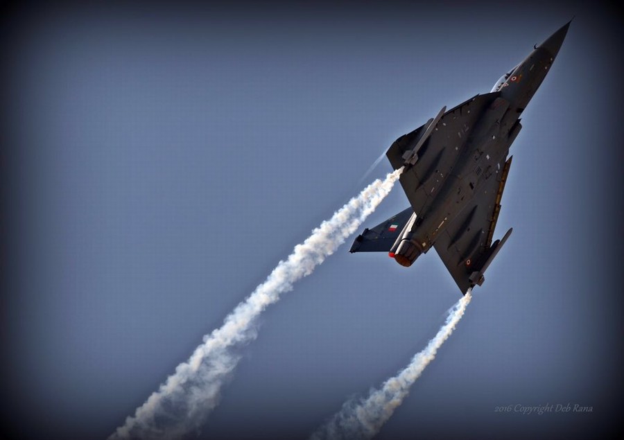 巴林航展开幕:印度LCA战机飞行表演独领风骚