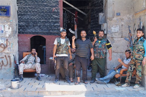  叙利亚武装组织准备战斗。