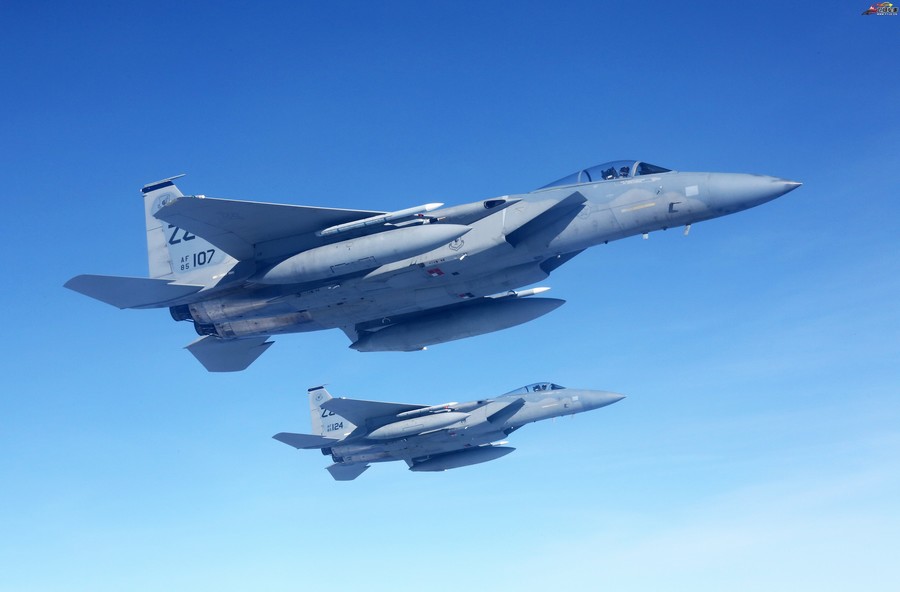 阵仗够大:美日模拟空战演习战机排长龙出动