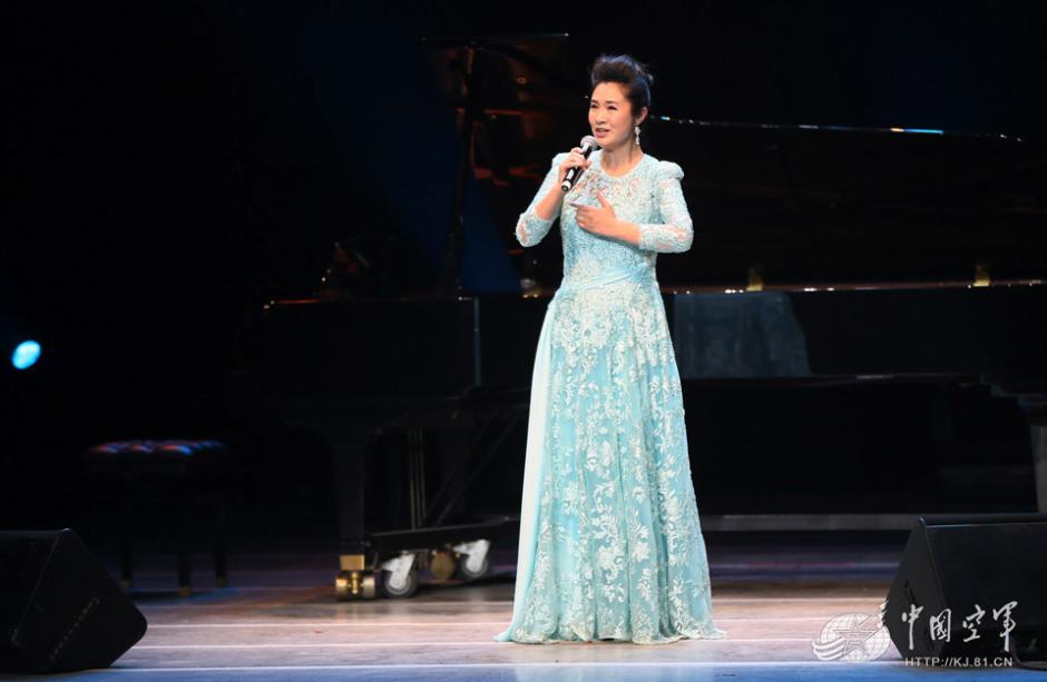 空政文工团年度业务大考 歌舞演奏真精彩