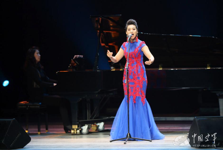 空政文工团年度业务大考 歌舞演奏真精彩