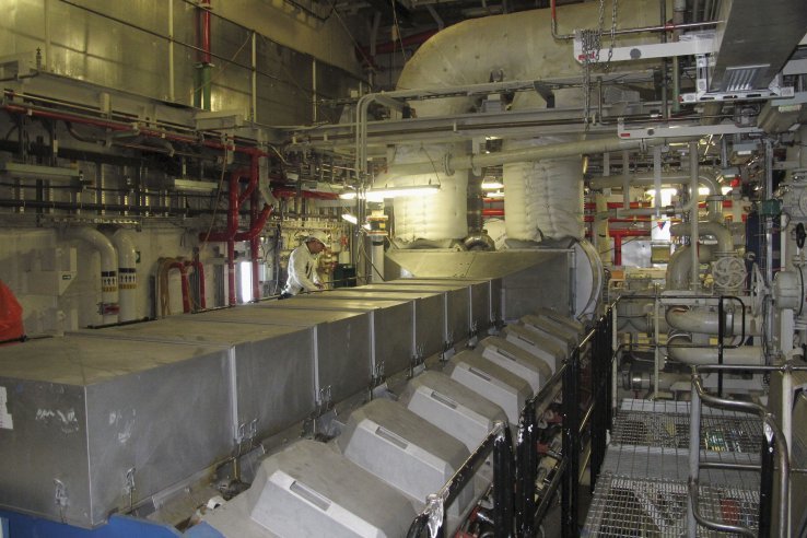 英国新航母内部装修风格简洁