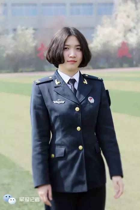 女大学生士兵军改宣言：不仅是颜值担当