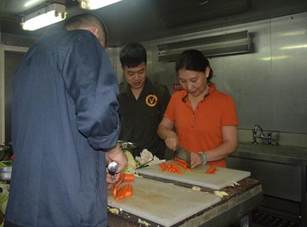 甘于奉献!第306医院专家远洋测控保障获好评