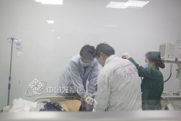 第101医院参与沪蓉高速重大交通事故救援纪实