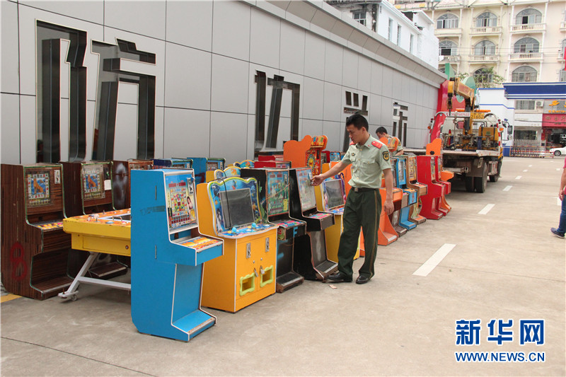 家具店里藏猫腻 广西东兴边防揭开赌博窝点真