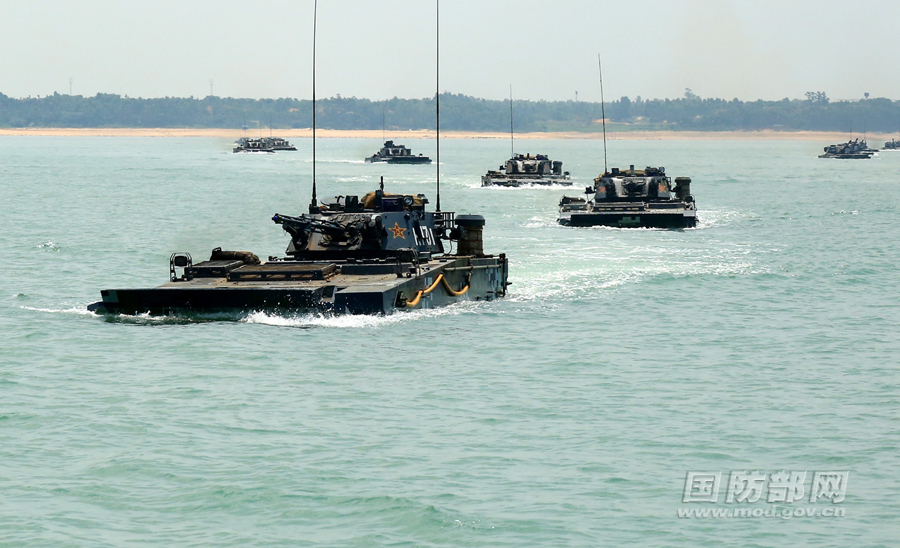 霸气十足！海军陆战队抢滩登陆进行时