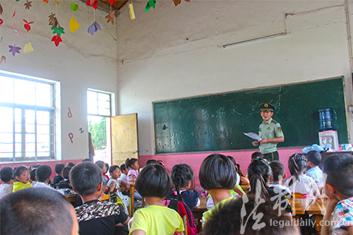 江苏盐城边防走进校园开展暑期防溺水安全教育