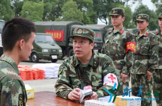 武警总医院医疗队赴防汛救灾一线为官兵服务