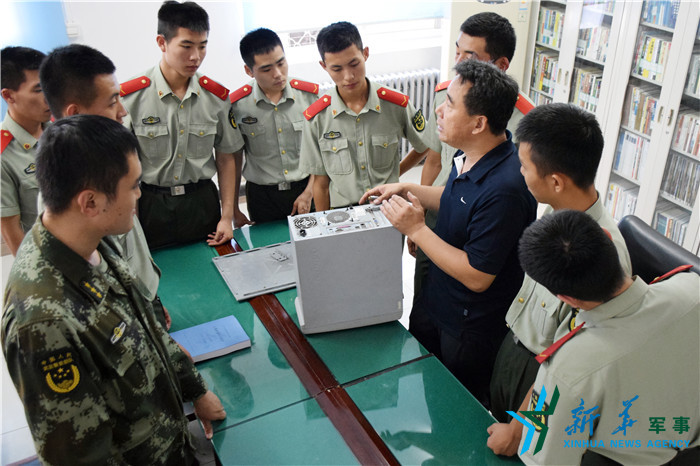 武警新华通讯社守卫中队组织官兵进行计算机基