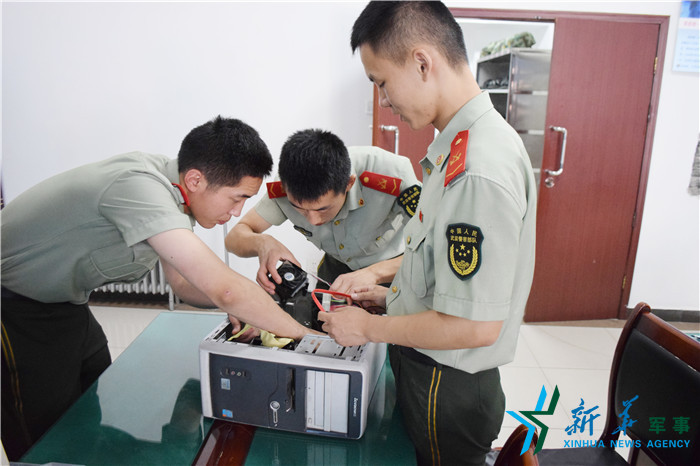 武警新华通讯社守卫中队组织官兵进行计算机基础知识培训