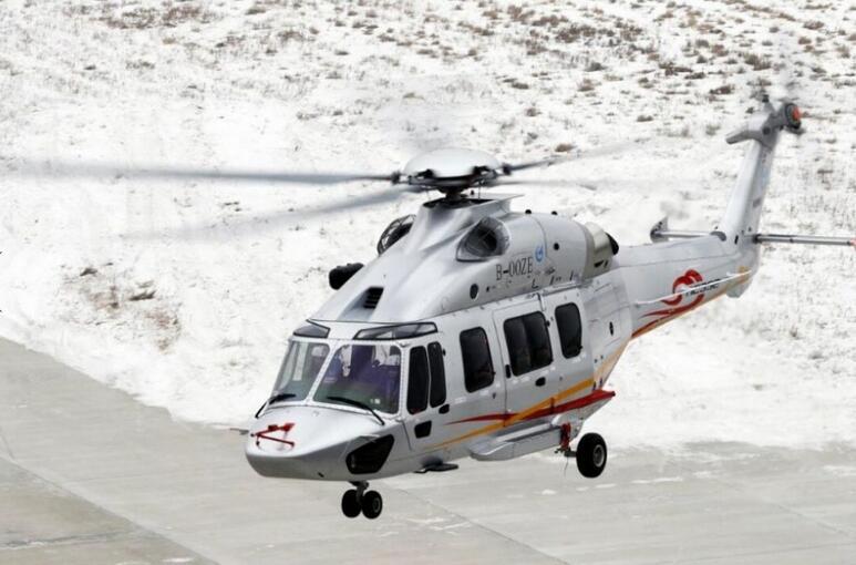 &uarr;今天，我国与法国空客直升机公司对等合作，共同研发的新一代中型多用途直升机AC352在哈尔滨迎来首飞。