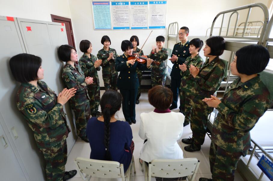 母亲节:兵妈妈探军营