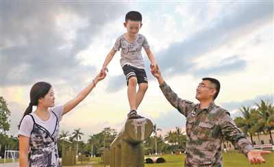 军爸该怎样陪伴孩子成长