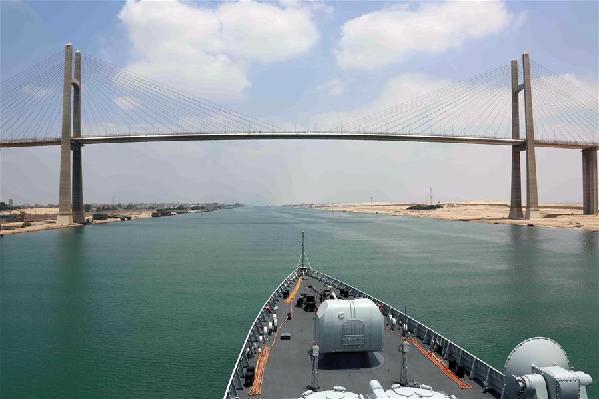 （国际·图文互动）中国海军远航访问编队途经苏伊士运河抵达地中海