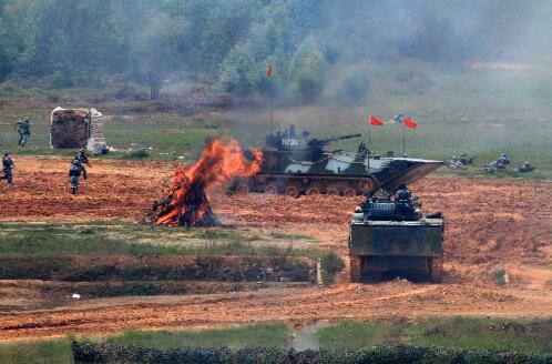 90年90个第一丨第一支海军陆战队:东方海豹