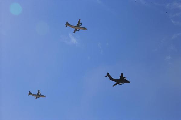 （建军90周年阅兵）（20）接受检阅