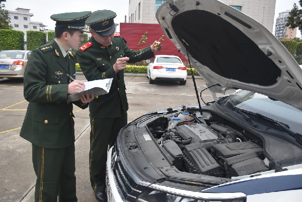 泉州伍堡边防派出所展开冬季车辆安全 管理工