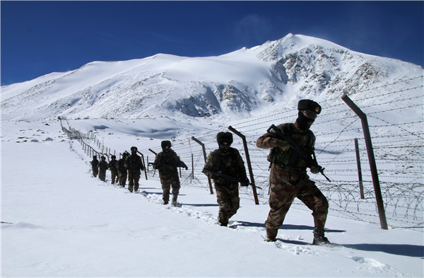大年初三,他们走上海拔5185米的边境线……