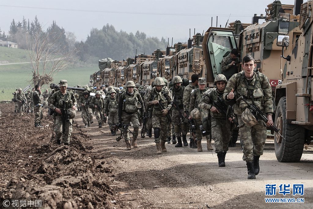 橄榄枝军事行动持续 土耳其士兵负重开赴前线