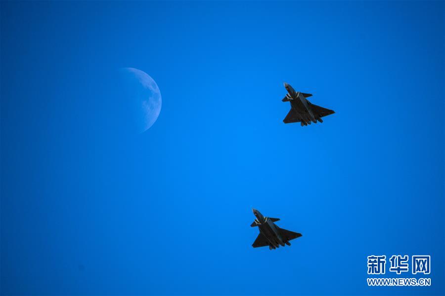(图文互动)(2)中国空军发布强军宣传片《头顶的家园》