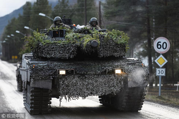 北约冷战后最大军演突发意外:坦克撞军车 4人