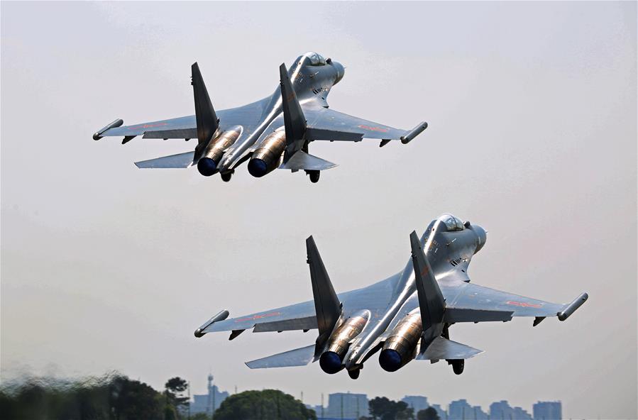 （新华全媒头条&middot;图文互动）（5）战鹰，为祖国奋飞&mdash;&mdash;记空军航空兵某旅旅长、特级飞行员郝井文