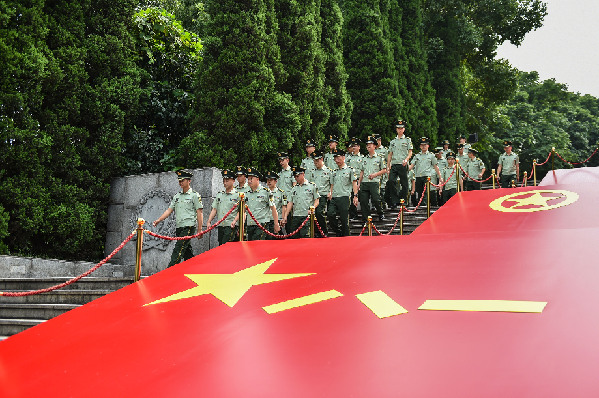 武警重庆市总队借助红岩精神深化主题教育
