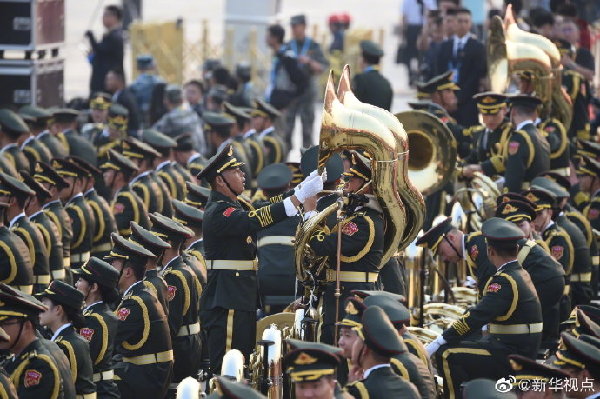 新中国阅兵最大规模军乐团亮相国庆70周年庆祝活