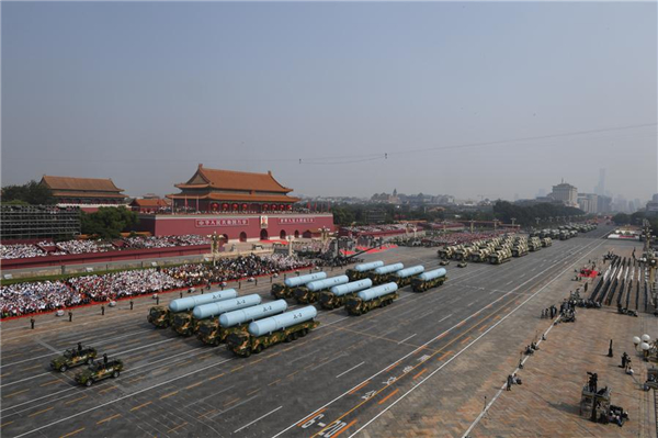 高清大图丨东风-31甲改核导弹方队