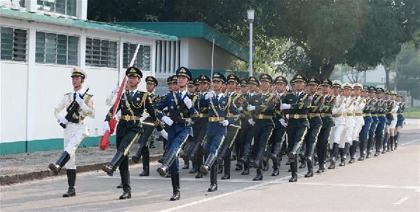 （图文互动）（5）&ldquo;我和我的祖国，一刻也不能分割&rdquo;&mdash;&mdash;解放军驻香港部队与市民共同庆祝国庆70周年见闻