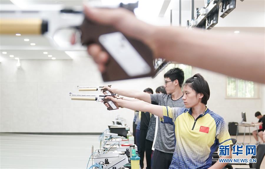 (军运会·图文互动)(1)斗志昂扬创佳绩 壮怀激烈展雄风——八一空军五项队成长记(配本社同题文字稿)