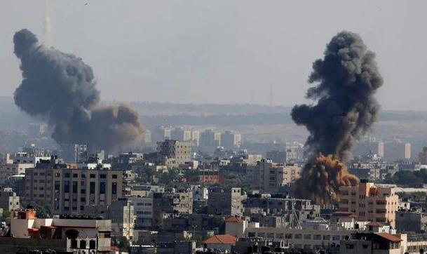 以军不断声称成功拦截哈马斯发射的火箭弹,炸毁地下通道,击沉无人潜艇