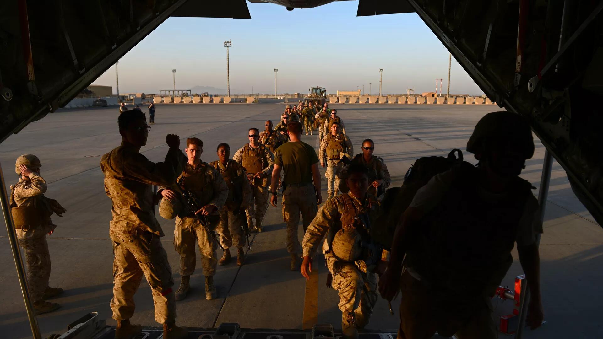 美军调动8000兵力保障人员从阿富汗撤离，美媒拷问：增